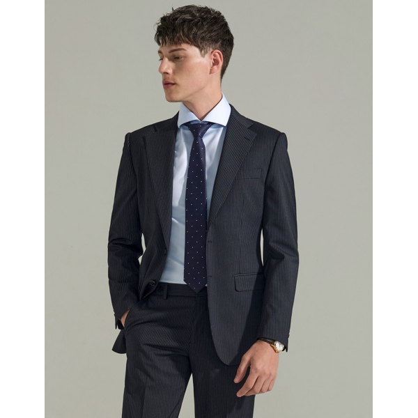时尚条纹男西装