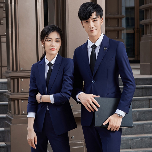 深蓝色时尚套装