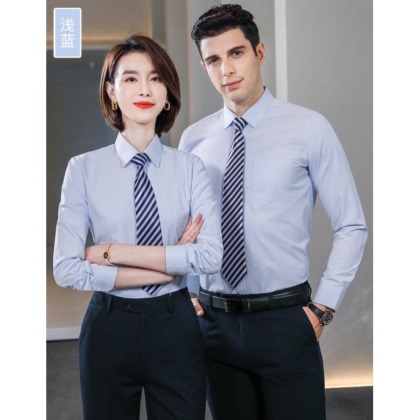 浅蓝色长袖衬衫同款