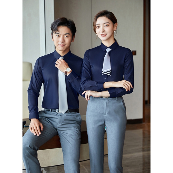 深蓝色长袖衬衫同款